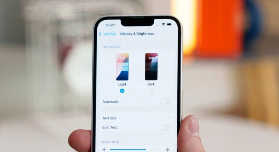 Что купить — iPhone 16e или iPhone 15 сравнение производительности